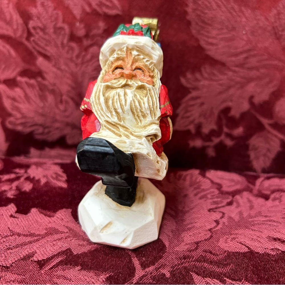 David Frykman Christmas 1995 Santa W/Present ‎ Figurine  DF1071  Folk Art Rustic